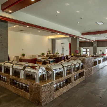 Fukang Sunshine Holiday Hotel