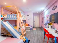 上海迪堡王国酒店 - 公主苏菲亚成长小木屋三床滑滑梯房