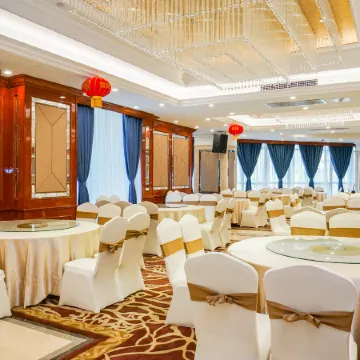Huaxia Conifer Hotel