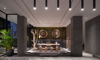 Helen Jiangnanfeng Art Hotel (Guangzhou University Town Store)