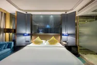 Tianhai Hotel (Jiujiang The Second Yangtze River Bridge Harbor)