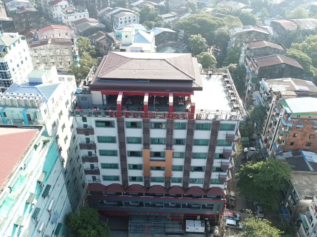 H Plus Hotel Yangon - Yangon