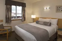 Rocky Mountain Ski Lodge - balcony