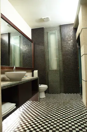 Rainbwlake motel Отели в г. Юньлинь