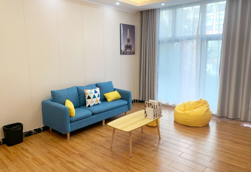 Fangxian Rich Hotel