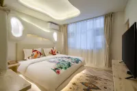 The Ancient City with Wind and Snow of Diffuse Floral Store