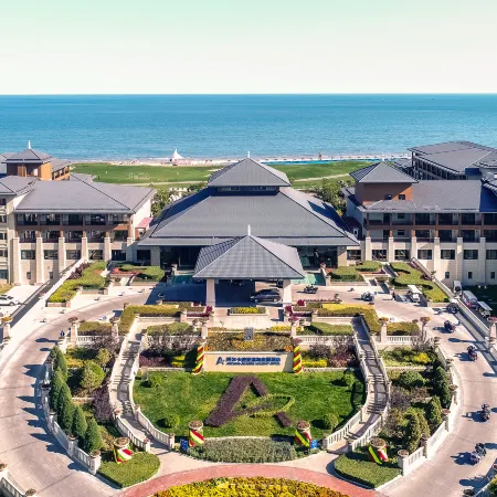 Qinhuangdao Arcadia Seaside Holiday Hotel