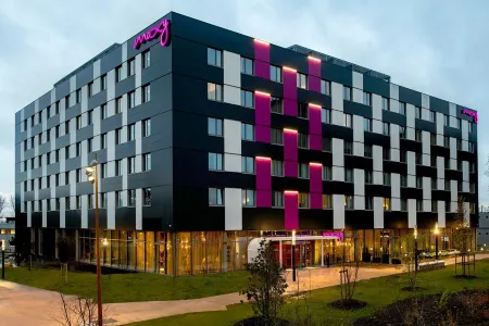 Moxy Paris Charles de Gaulle Airport Отели рядом с достопримечательностью «Парк Мэри»