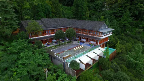Mount Qingcheng Yunyin · Qingcheng Homestay - Infinity Pools