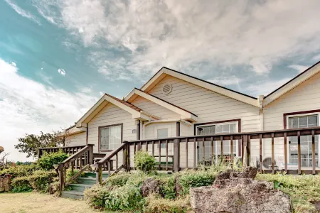 Arting Pension Отели рядом с достопримечательностью «The Venice Land»