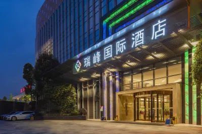 Rayfont Hotel Chengdu Hotels near Sichuan Chengshi Zhiye Xueyuan-Wuhuan Square