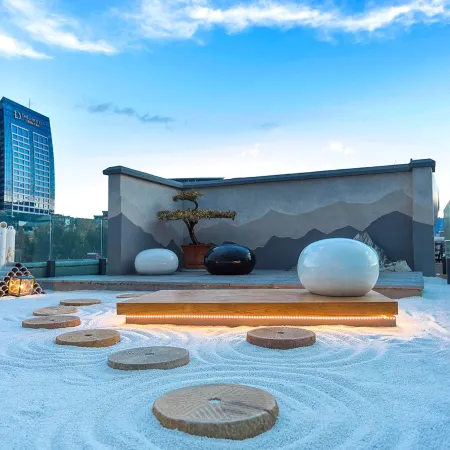 Dali left bank Qishe B & B (Dali Haijing Binhai Avenue store)