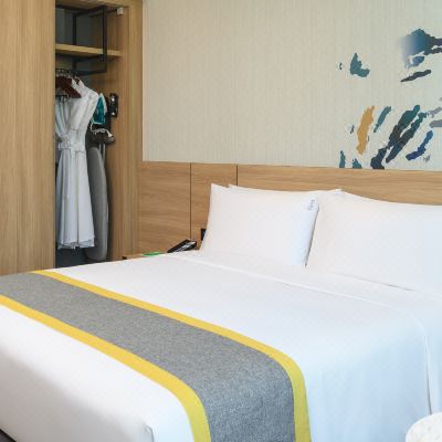 Holiday Inn Suites Siracha Laemchabang An Ihg Hotel Sha Plus Laem Chabang Updated 2022 Room Reviews S Trip Com Holiday Inn Suites Siracha, Luxury King Bedroom Suites Leyte