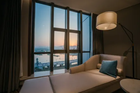 Jinhong International Hotel Отели рядом со станцией Hanzhong Railway Station