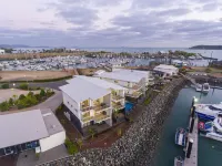 Harbour Cove - Mountain view