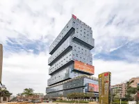 Echarm Plus Hotel (Quanzhou Wanda Plaza) Отели рядом с достопримечательностью «Taoyuan Bridge»