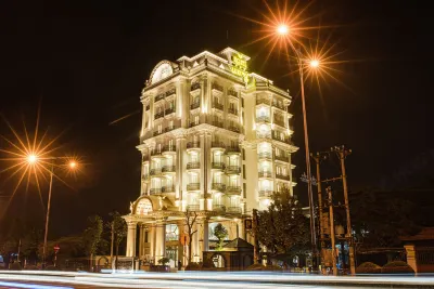 Manh Quan Luxury Hotel Hotels in Tích Sơn