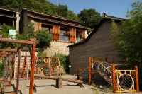 To Be Yourself Guesthouse Hotels in Lishui