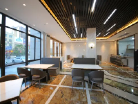 Wuhua Water Moon Skylight Luxury Boutique Hotel Hotel di Wuhua