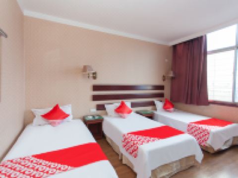 焦作万芳假日酒店 - 三人房