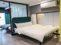 珠海云枫酒店公寓 - 奢华复式家庭三床套房