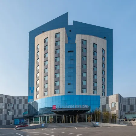 Echarm Hotel (Tai'an Taishan Railway Station Tianwai Village)