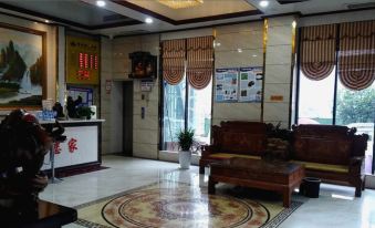 Anhua Ziwei Business Hotel