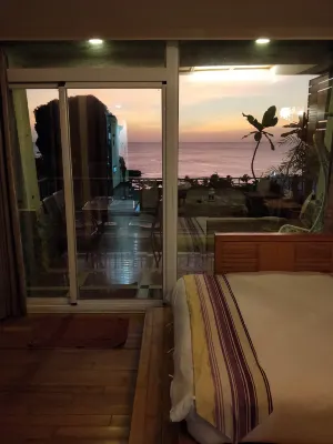 หมิงจุน ฮอลิเดย์อินน์ โรงแรมใน