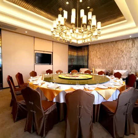 Yanlu·Huangling Hotel