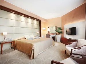 Victoria Hotel and Spa