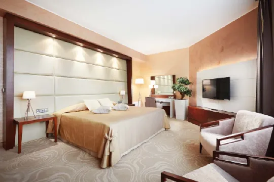 Victoria Hotel and Spa