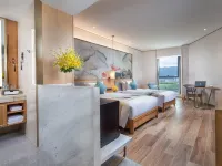 Ramada Plaza by Wyndham Fuxian Lake Hotels in Chengjiang