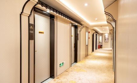 Zhongjing Business Hotel - Housity