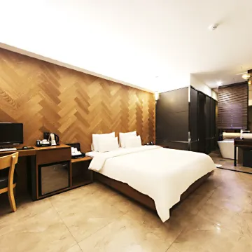 Masan Almond Hotel