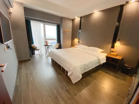 Changde Zhishang Hotel