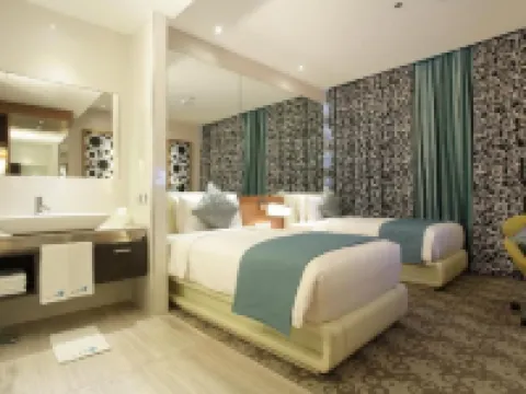 Hotel H2O Hotels near Quirino Grandstand