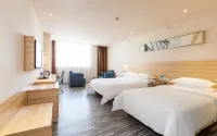 Xinmi International Hotel (Shanghai Pudong International Airport Park Resort) Hotels near Laiyifen (gongluzhen)