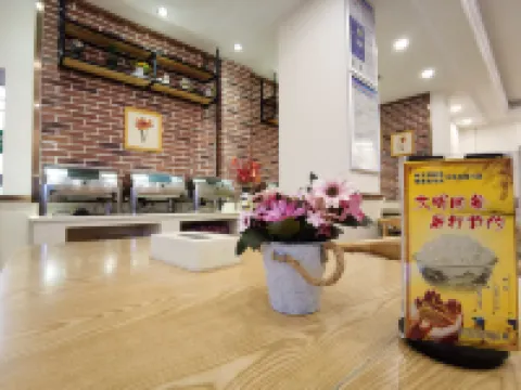 Vienna Hotel (Yulin Pedestrian Street) Hotels in Yulin