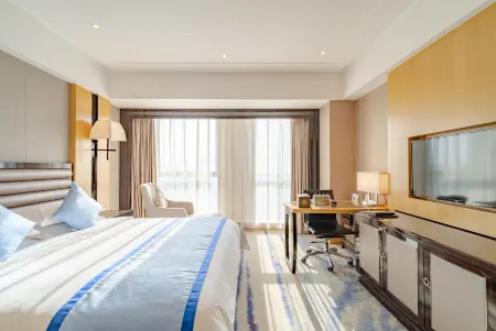 Ruineng CEO International Hotel (Hefei South Railway Station Leijie  Street)