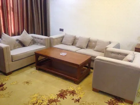 Hualongsi Road Отели в г. Хуалун