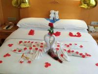 维也纳酒店(恭城天街店) - 浪漫主题大床房