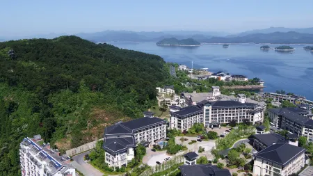 Rezen Select Qiandao Lake Central Dock Отели рядом с достопримечательностью «Thousand Island Lake round-the-island cycling»