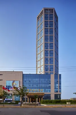 Huaxi Hotel فنادق في لايشي