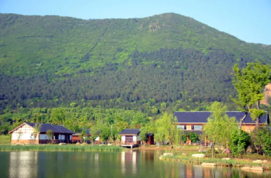 大陽山林泉里民宿（國家森林公園植物園景區店） 大陽山植物園景區-湖濱平台附近的飯店