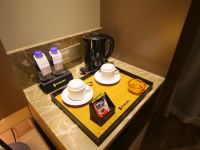 如家精选酒店(上海新华医院江浦路地铁站店) - 标准双床房(无窗)