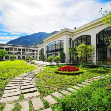 Tai-Yi Red Maple Resort (Tai-Yi Ecological Leisure Farm) Hotels near Guanyin Falls