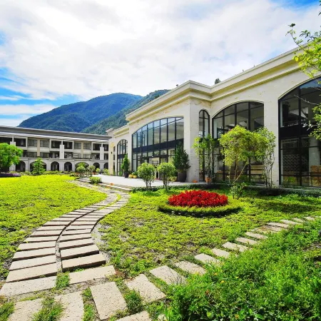 Tai-Yi Red Maple Resort (Tai-Yi Ecological Leisure Farm) Отели рядом с достопримечательностью «Винодельня Пули»