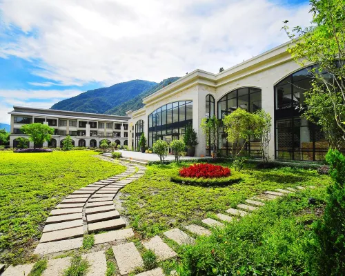 Tai-Yi Red Maple Resort (Tai-Yi Ecological Leisure Farm) Hotels near Puli Hot Spring