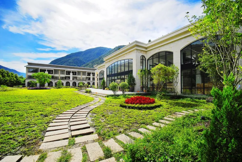 Tai-Yi Red Maple Resort (Tai-Yi Ecological Leisure Farm)