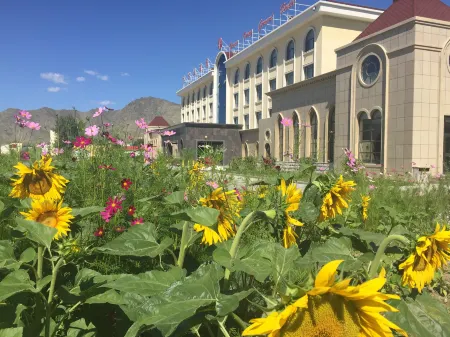 Yuan Fang Grand Hotel Отели рядом с достопримечательностью «The Koktokay No. three pit»